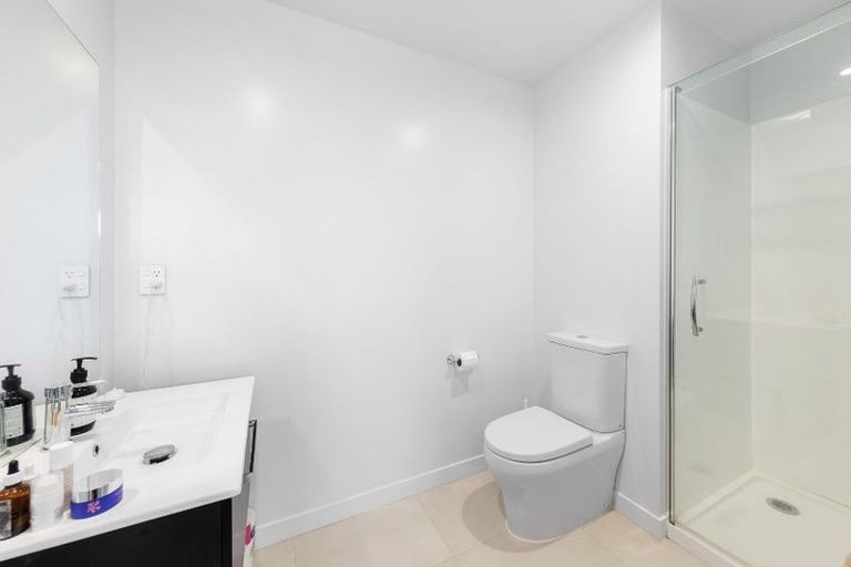 Photo of property in Frank Sargeson Apts, 302/80 Anzac Street, Takapuna, Auckland, 0622