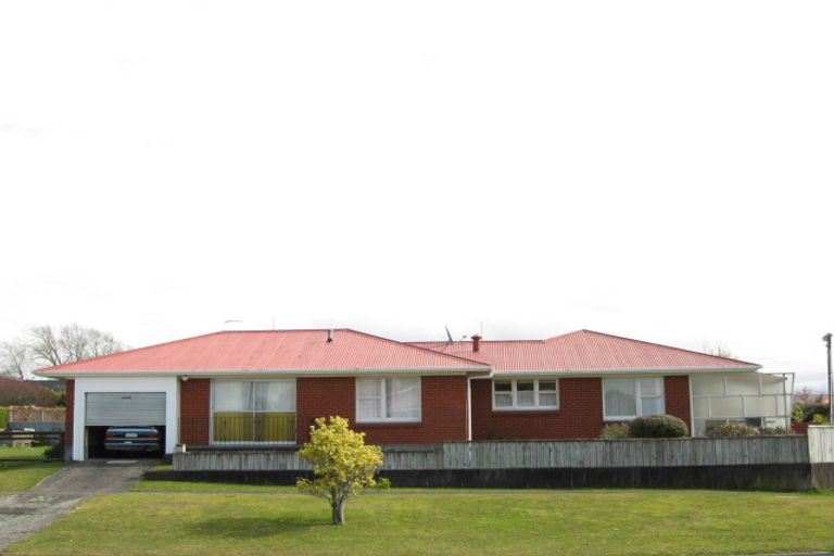 Photo of property in 19 Surrey Street, Stratford, 4332