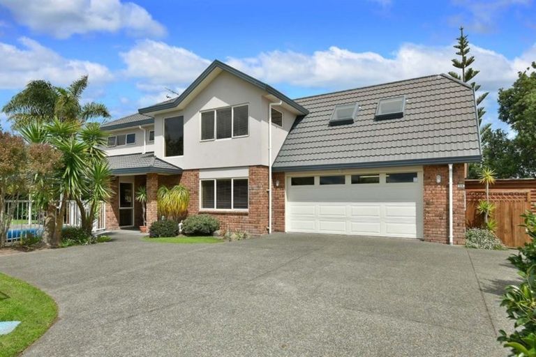 Photo of property in 168 Lakeside Drive, Orewa, 0931