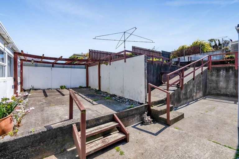 Photo of property in 3 Rospeath Crescent, Spotswood, New Plymouth, 4310