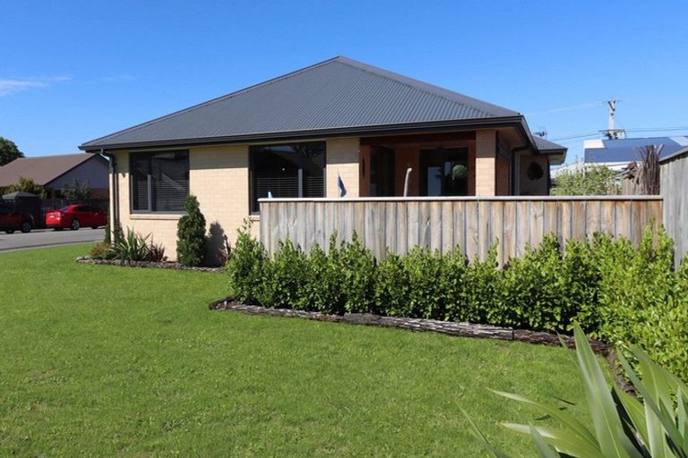 Photo of property in 3 Hereford Drive, Carterton, 5713