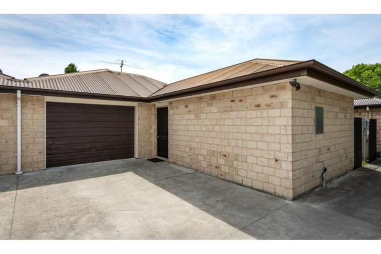 Photo of property in 65a Cleveland Street, Edgeware, Christchurch, 8013