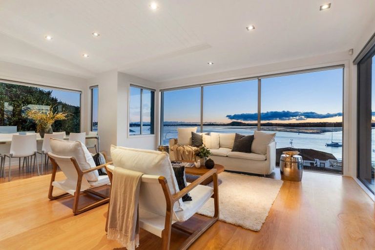 Photo of property in 5a Bucklands Beach Road, Bucklands Beach, Auckland, 2012