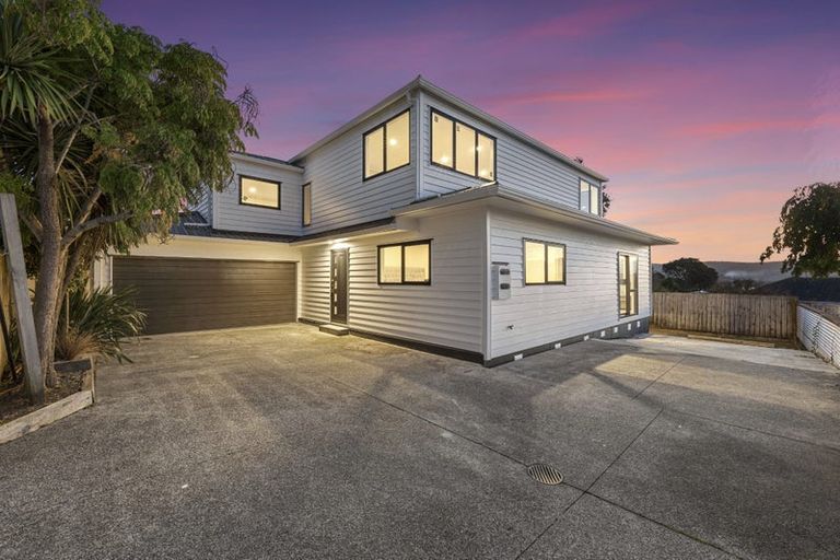 Photo of property in 4190a Great North Road, Glendene, Auckland, 0602