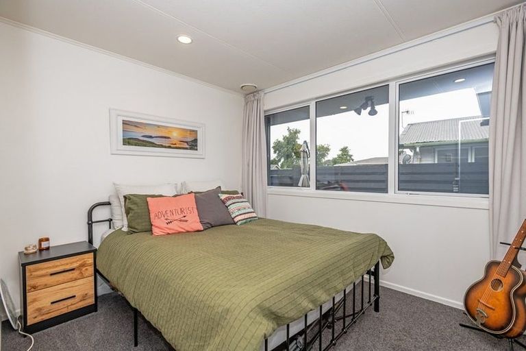 Photo of property in 20 Motuoapa Place, Kelvin Grove, Palmerston North, 4414