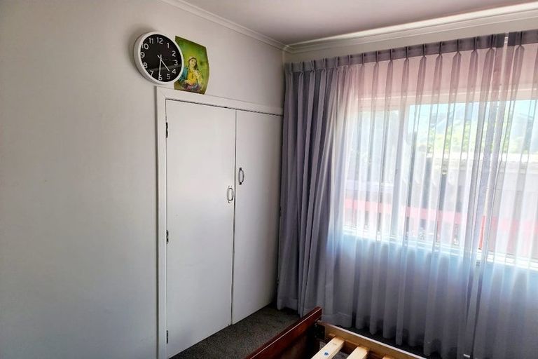 Photo of property in 2/31 Sunnyfield Crescent, Glenfield, Auckland, 0629