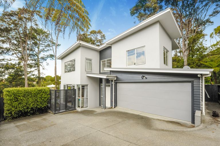 Photo of property in 20e Konini Road, Titirangi, Auckland, 0604