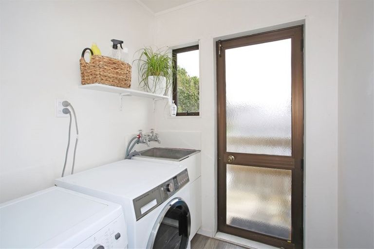 Photo of property in 49 Riverside Drive, Waiuku, 2123