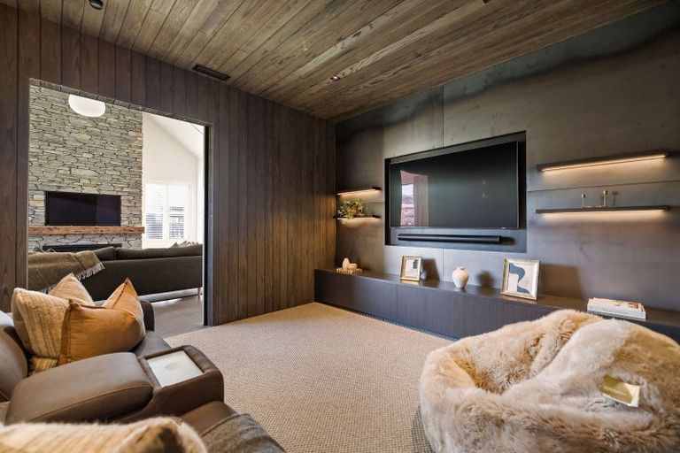 Photo of property in 30 Cunninghams Drive, Jacks Point, Queenstown, 9371