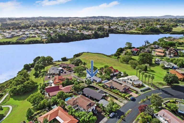 Photo of property in 21 Riverside Drive, Waiuku, 2123