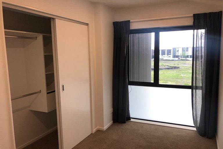 Photo of property in 35 Peihana Road, Hobsonville, Auckland, 0616