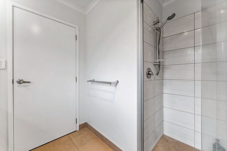 Photo of property in 17 Perla Road, Pukekohe, 2120