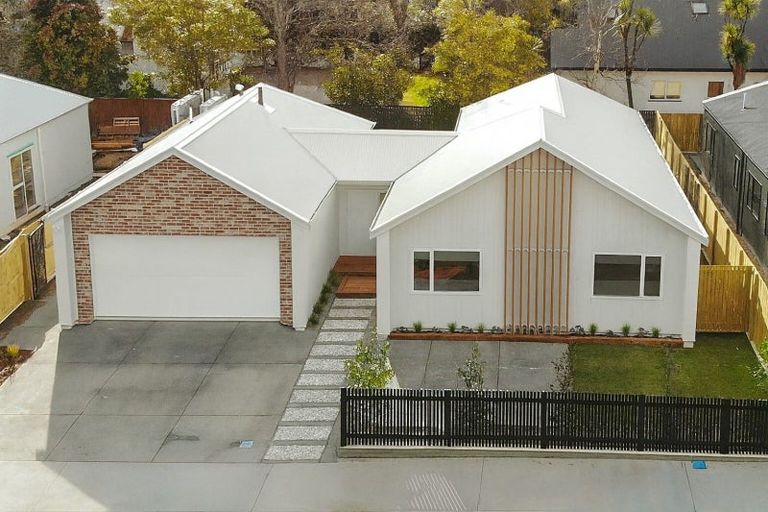 Photo of property in 42b Batt Street, West End, Palmerston North, 4410