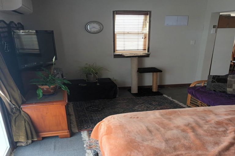 Photo of property in 81 Lauderdale Road, Birkdale, Auckland, 0626