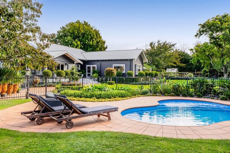 Photo of property in 500 Richmond Road, Lepperton, New Plymouth, 4373