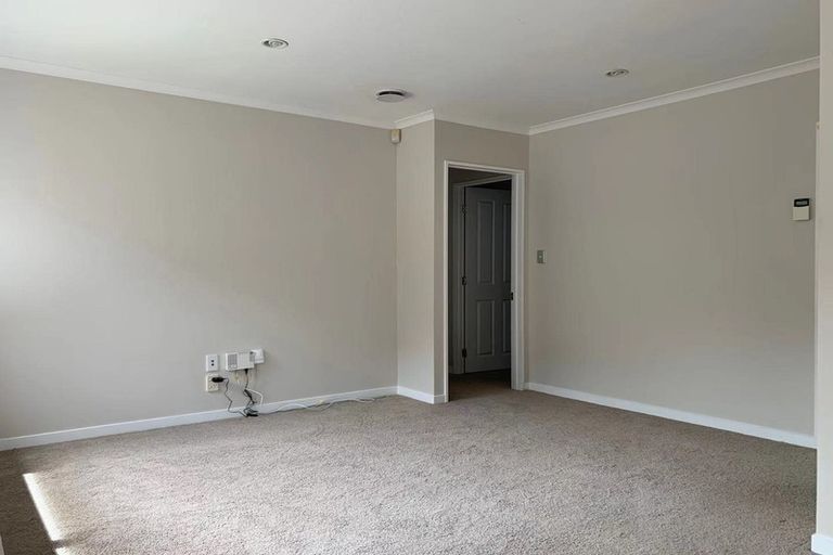 Photo of property in 1 San Carlo Court, Henderson, Auckland, 0612