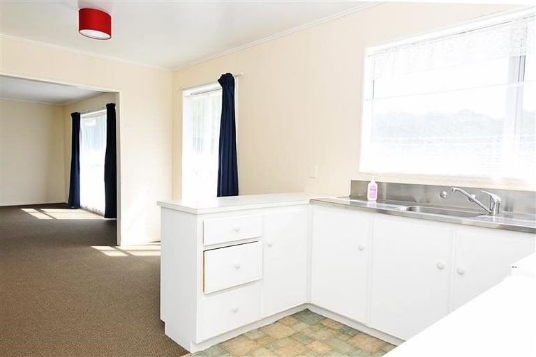 Photo of property in 214 Mitchell Street, Brooklyn, Wellington, 6021