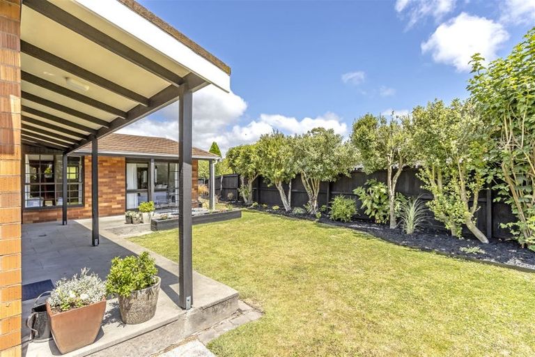 Photo of property in 27 Camberwell Place, Avonhead, Christchurch, 8042