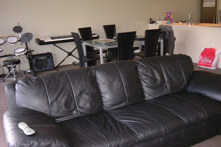 Photo of property in Montreaux Apartments, 4a/164 The Terrace, Wellington Central, Wellington, 6011