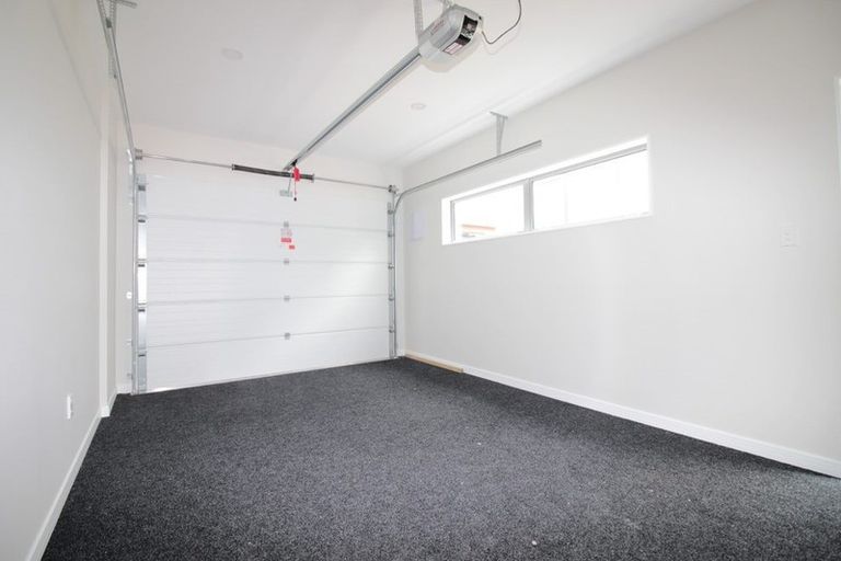 Photo of property in 4 Kearney Place, Massey, Auckland, 0614
