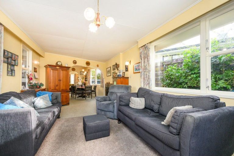 Photo of property in 40 Parkland Crescent, Terrace End, Palmerston North, 4410