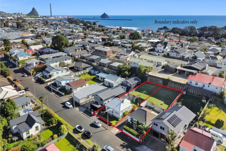 Photo of property in 94 Young Street, New Plymouth, 4310