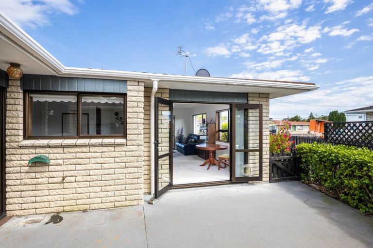 Photo of property in 11 Tukapa Street, Westown, New Plymouth, 4310