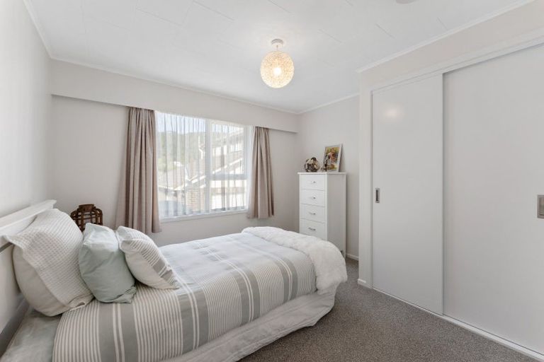 Photo of property in 37 Holland Street, Wainuiomata, Lower Hutt, 5014