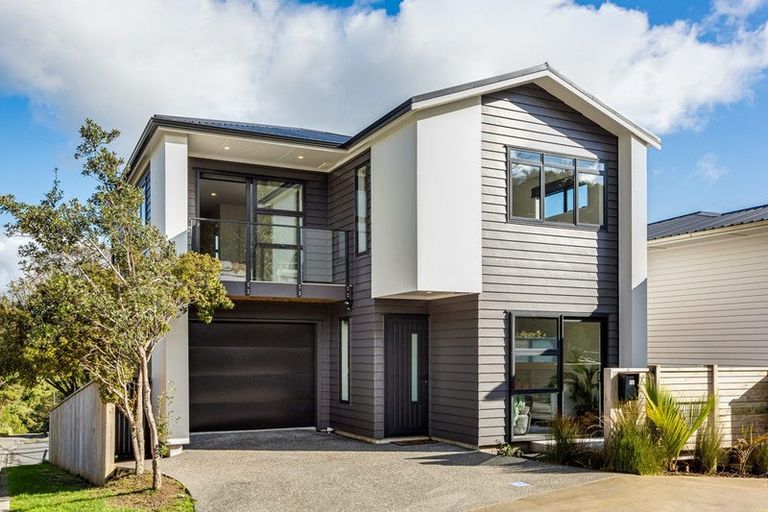 Photo of property in 11a Barberry Grove, Maungaraki, Lower Hutt, 5010