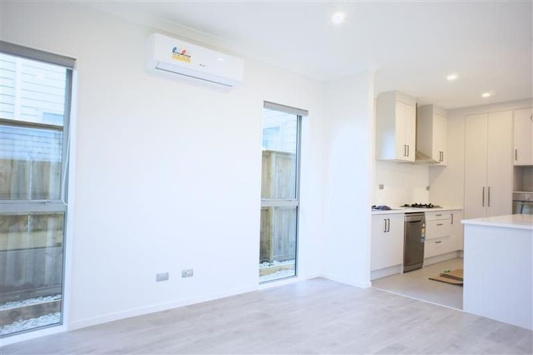 Photo of property in 3 Silvereye Road, Hobsonville, Auckland, 0616