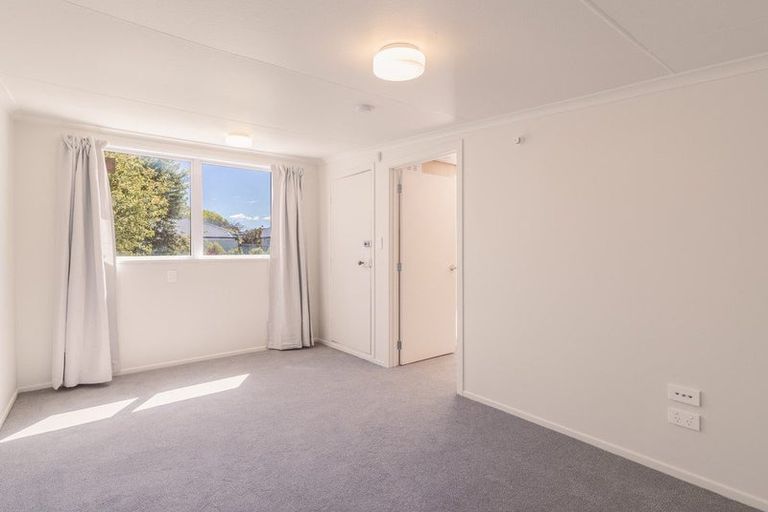 Photo of property in 20 Derrett Place, Saint Martins, Christchurch, 8022