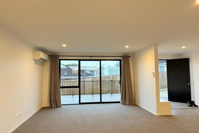 Photo of property in 30c Russell Road, Manurewa, Auckland, 2102
