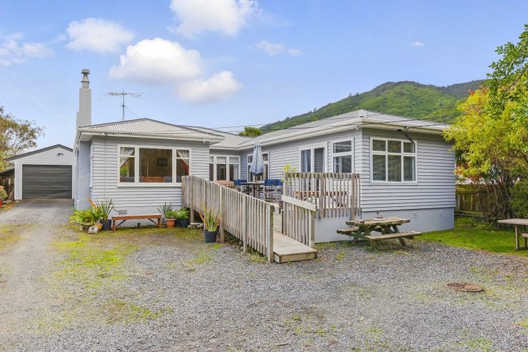 Photo of property in 31 Elizabeth Street, Waikanae, 5036