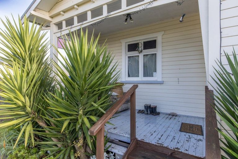 Photo of property in 38 Brogden Street, Otane, 4202