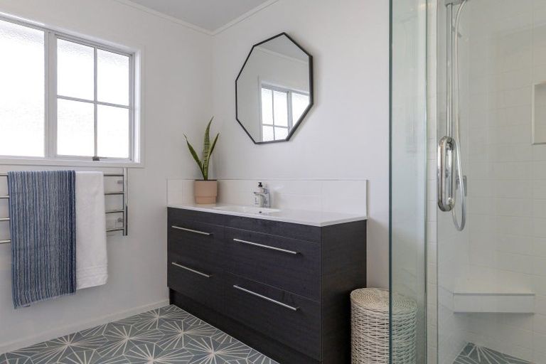 Photo of property in 26 Aubrey Crescent, Rainbow Point, Taupo, 3330