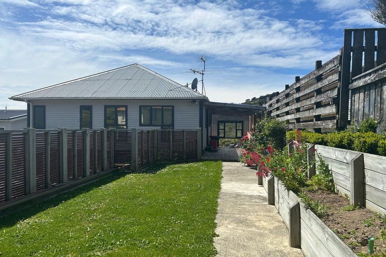 Photo of property in 49 Hindmarsh Street, Johnsonville, Wellington, 6037