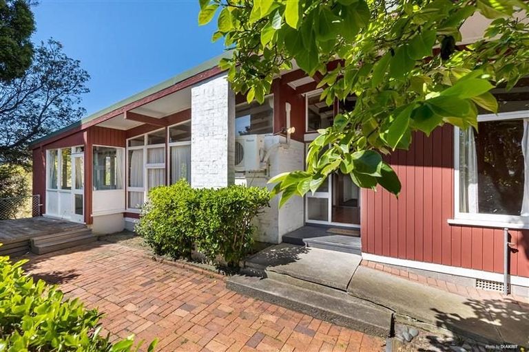 Photo of property in 31 Cron Avenue, Te Atatu South, Auckland, 0610