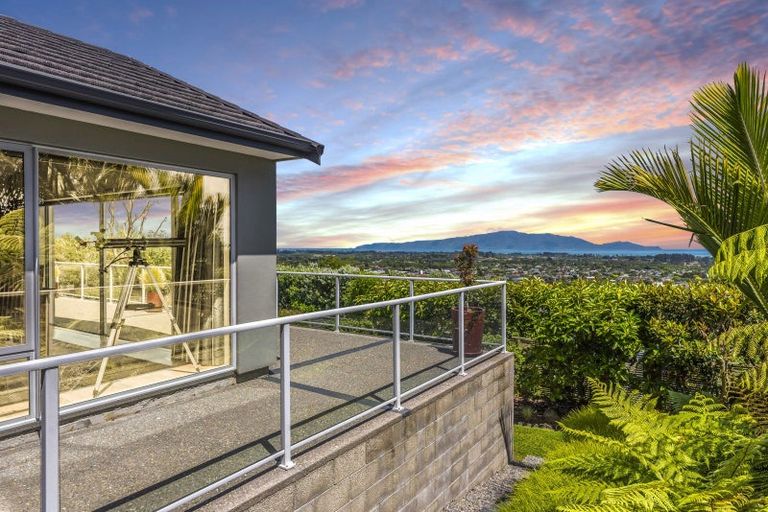 Photo of property in 27a Kotare Street, Waikanae, 5036