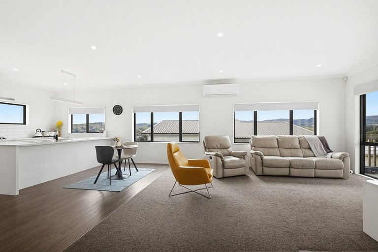 Photo of property in 10a Polestar Lane, Whitby, Porirua, 5024