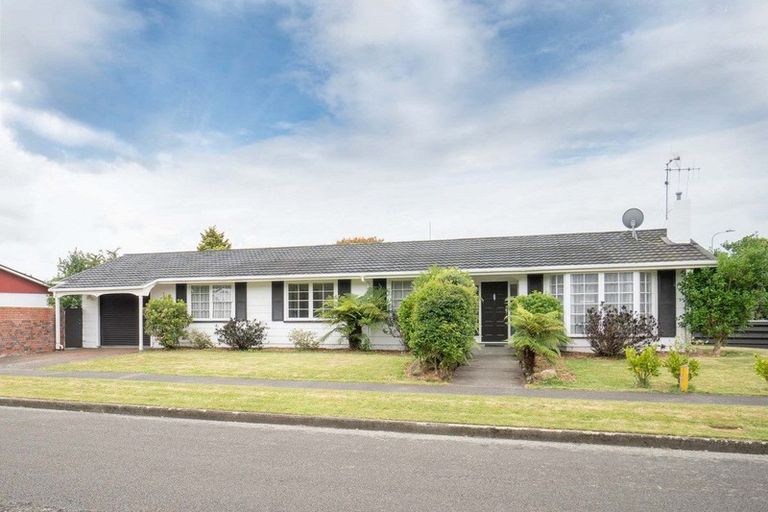Photo of property in 1 Rakino Place, Awapuni, Palmerston North, 4412