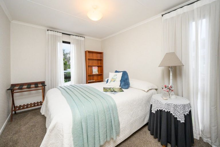 Photo of property in 19 Ashburn Lane, Awapuni, Palmerston North, 4412