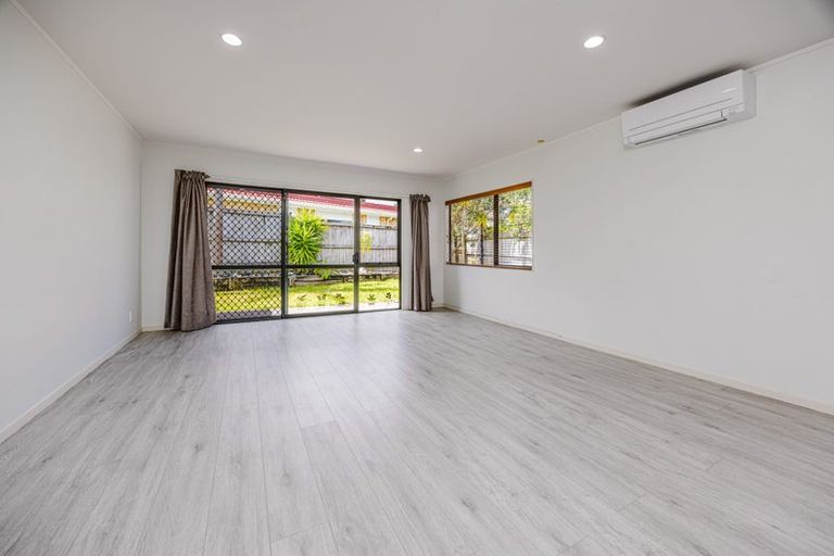 Photo of property in 48 Stellamaris Way, Northpark, Auckland, 2013