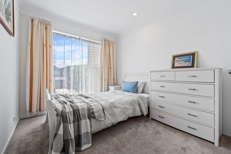 Photo of property in 53 Glidepath Road, Hobsonville, Auckland, 0616