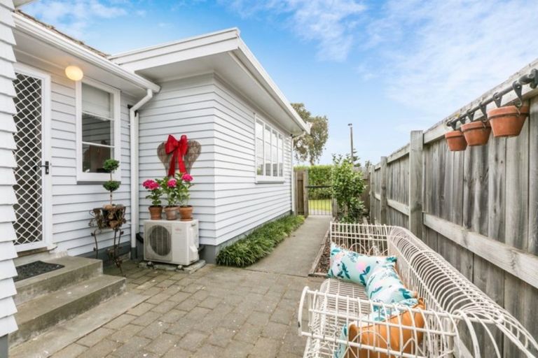 Photo of property in 35 Nuffield Avenue, Marewa, Napier, 4110