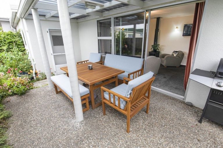 Photo of property in 2/39 Cassino Crescent, Onekawa, Napier, 4110