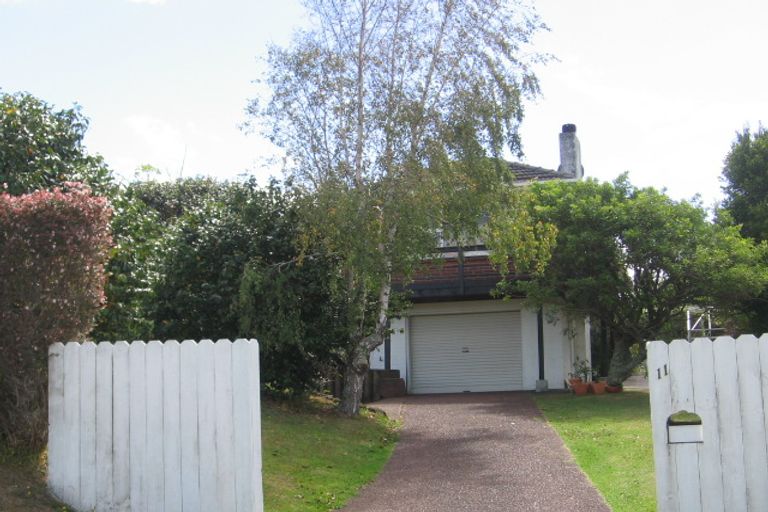 Photo of property in 11 Jellicoe Road, Murrays Bay, Auckland, 0630