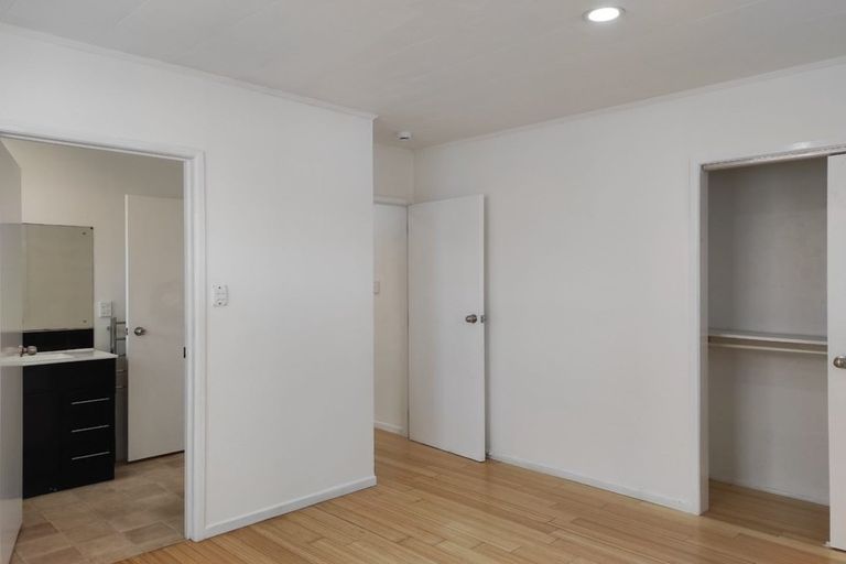 Photo of property in 19 Swallow Drive, Manurewa, Auckland, 2102