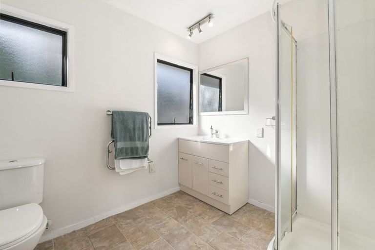 Photo of property in 81 Santiago Crescent, Unsworth Heights, Auckland, 0632