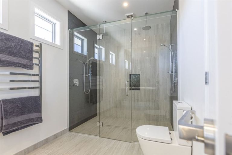 Photo of property in 33 Hartwell Drive, Kelvin Grove, Palmerston North, 4470