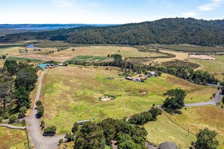 Photo of property in 380 Kaipara Coast Highway, Helensville, Kaukapakapa, 0871
